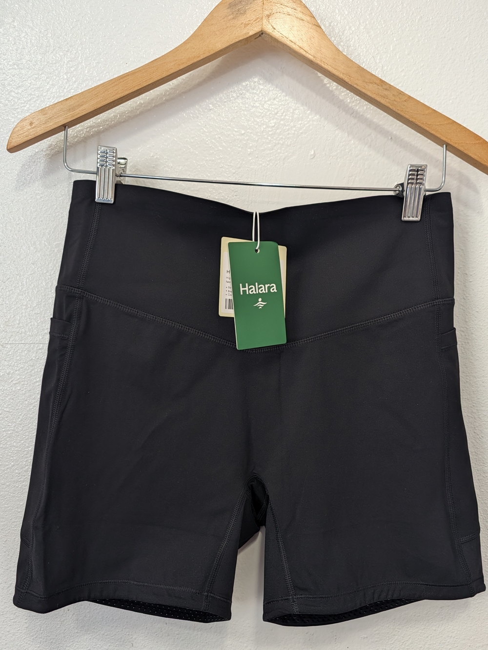HALARA Black High-Waist Bike Shorts with Side Pockets